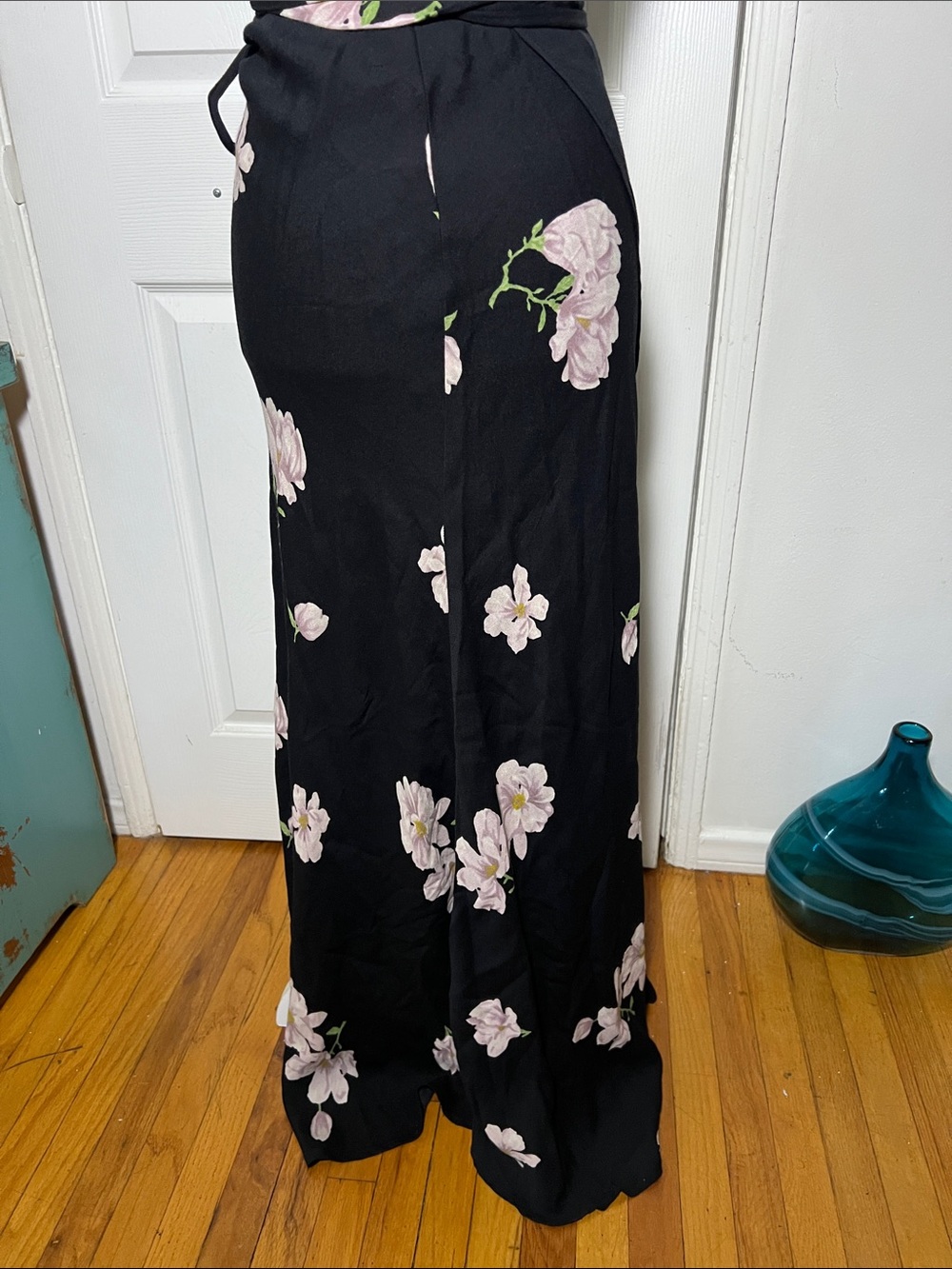 Reformation Floral Wrap Skirt Women’s Large - Picture 3 of 8